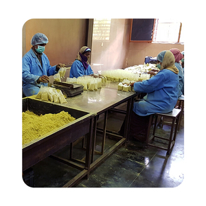 Henna en Polvo de 100 Gramos, de Larga Duración, Sin Químicos, Personalizable, Marca Blanca OEM, Tinte Capilar Semipermanente, Fácil Aplicación - Product Image 4