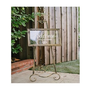 Expositor de Bienvenida de Hierro Forjado para Ceremonia de Boda, Logotipo Personalizable, Alta Calidad, Color Negro - Product Image 1