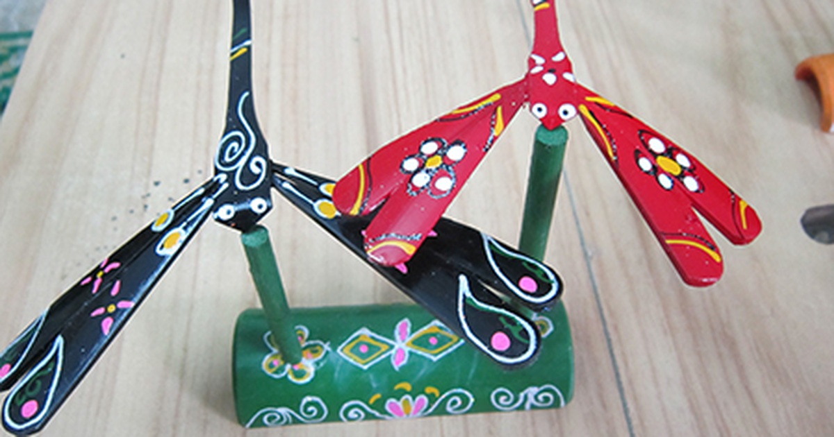BAMBUS LIBELLE BALANCE AUF DIE FINGER FUNY SPIELZEUG FR KINDER VON VIETNAM  MIT BUNTE HOLZ BALANCE SPIELZEUG| Alibaba.com