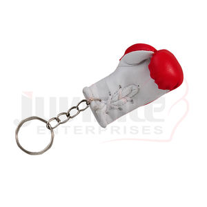 Porte-clés mini gants de boxe personnalisés Impression numérique PVC Durable de haute qualité Logo personnalisé Mini porte-clés de boxe au Pakistan - Product Image 4