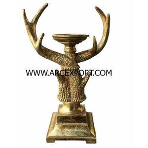 Ensemble de 2 bougeoirs de différentes tailles couleur or Design fantaisie Service de luxe en métal de meilleure qualité pour article léger Fantaisie - Product Image 4