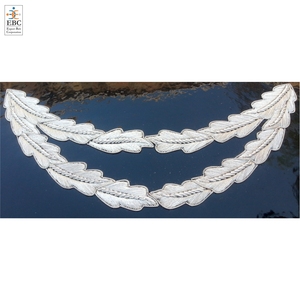 Visera de una sola fila con diseño de hoja de roble, bordado con alambre de oro y plata, viseras OEM para gorras de uso exterior, venta al por mayor - Product Image 3