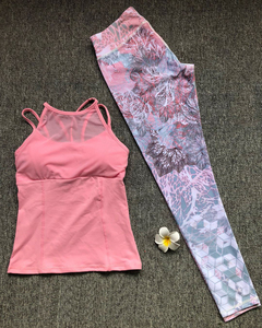 Traje de yoga a la moda para correr, Conjunto de sujetador corto y cruzado para mujer, conjunto deportivo de ocio para mujer, conjunto con estampado de sublimación de corbata de alta calidad - Product Image 3