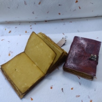 Búho en relieve Vintage Diario Cuero Hecho a mano Deckle Bordes Cuaderno de papel Buena calidad Mejor precio Venta al por mayor Diario encuadernado Ventas