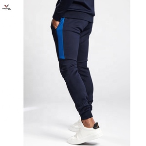 Survêtement d'hiver pour hommes en gros OEM avec impression numérique teinte en fil, col à capuche, motif uni, en molleton de coton - Product Image 3