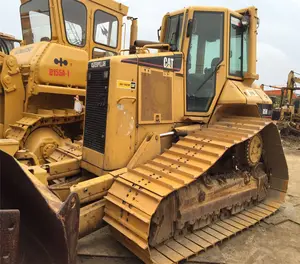 Bulldozer usato Mini Bulldozer D5N cingolato con scarificatore in vendita