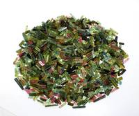 Centre de forme brute de pierre précieuse multi-tourmaline naturelle foré 2x4mm-2x15mm 15g de haute qualité en provenance d'Afghanistan