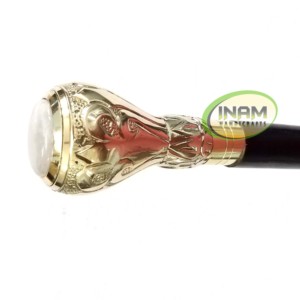 Bâton de marche en bois de qualité Vintage avec belle poignée ovale en laiton - Product Image 2