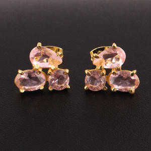 เทรนดี้แฟชั่นสร้างสรรค์เหลี่ยมเพชรพลอยสีชมพูควอตซ์สตั๊ดต่างหู24K ชุบทองต่างหูแฮนด์เมดง่ามตั้งสามหินต่างหูสตั๊ด - Product Image 4