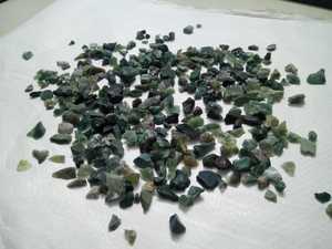 Vente en gros de copeaux de pierre d'agate mousse naturelle brute pour terrazzo, aménagement extérieur, jardinage et artisanat - Product Image 1