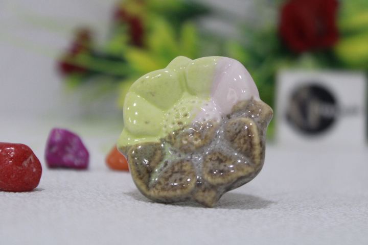 พีชสีชมพูและสีน้ำตาล