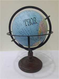 Globe du monde bleu ciel de style vintage tourné décor de table de bureau et de maison avec base en bois matière plastique pour décor de bureau - Product Image 3