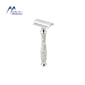 Exportateur de rasoirs de sécurité à double tranchant réglables avec manche en laiton et lame en acier inoxydable pour hommes - Product Image 1