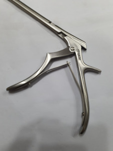 Instrumento de Perforación Manual Endo Tech Kerrison de Acero Inoxidable con Punta de 4 mm y Tamaño de 7 Pulgadas para Cirugía de Oído, Nariz y Garganta - Product Image 3