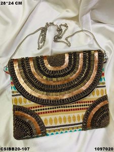 กระเป๋าลูกปัด Banjara Boho สุดพิเศษ | กระเป๋าคาดลูกปัดแฮนด์เมดสำหรับผู้หญิง - Product Image 5