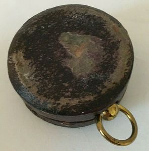 Barómetro de bolsillo pulido Vintage con estuche Impresión de huecograbado Armadura Vintage para repuestos y reparaciones para decoraciones de Halloween - Product Image 6