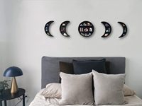 Moderne maanfase houten wandplanken voor de keuken, halvemaanvormige opbergdisplay met maanfase thema