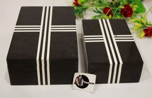 Boîte à bijoux en résine cuboïde noire ensemble de deux pour le stockage à la maison et l'emballage de cadeaux - Product Image 4