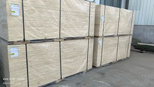 Vente en gros, de bonne qualité, prix en popper pin, paulownia, bois 2x4 - Product Image 4