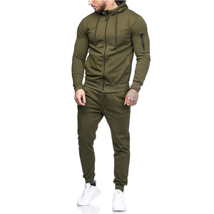 Chándal de invierno con logotipo personalizado y cremallera para hombre y mujer - Product Image 4