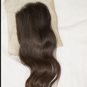 Vente en gros Perruques souples avec cheveux indiens Remy fermetures de vague de corps cuticule alignée cheveux humains vierges cheveux bruts vague naturelle - Product Image 2
