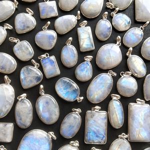 Anillo de piedra lunar arcoíris, colgante de piedras preciosas naturales de grado de 3 pulgadas, piedra de sangre hexagonal con forma irregular, tipo de colgantes - Product Image 5