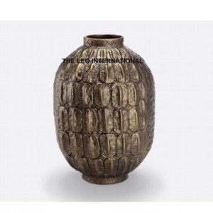 Wholesale Traditional Golden Color Ornament Decorative <b>Vase</b> Brass Antique Finished <b>Vase</b> Tabletop for Home Decor - Product Image 1