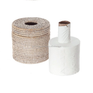 Boîte à papier toilette cylindrique en rotin rond faite à la main en gros avec couvercle en tissu, emballée en carton, couleur et taille personnalisées - Product Image 5