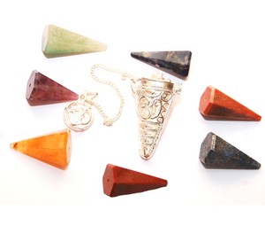 Mejor Valor de Om Chakra cristal jaula péndulo: Om Chakra cristal jaula péndulo para venta - Product Image 1
