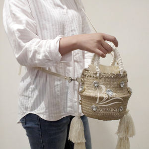 Cubo de paja con forro de algodón de nuevo diseño con decoración de lazo elegante incrustada con joyas - Product Image 5