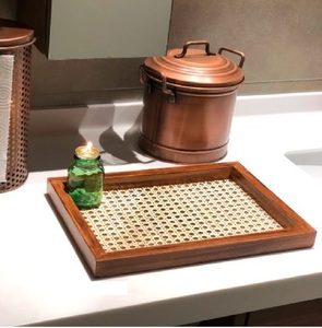 Bandeja de ratán marrón oscuro con acabado tejido Bandeja para servir comida elegante y elegante Perfecta para la decoración Eid y la decoración del hogar - Product Image 1