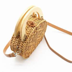 Sac en rotin avec manche en bois - Product Image 6
