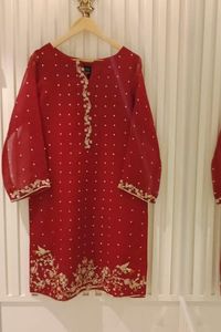 -NEW UNIQUE & Elegant--KURTA WITH <b>PANT</b> FOR Party-wear-dress with applique work for Party/ Wedding =2021. - Product Image 2