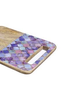 Planche à découper design en bois et résine violette avec poignée, surface de préparation artistique pour une présentation et un service élégants - Product Image 3