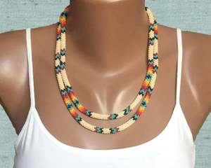Collar de Cuerda Tejida a Crochet con Cuentas, Hecho a Mano, para la Felicidad - Product Image 1