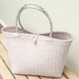 Sac de marché en plastique fait main de haute qualité en violet - Product Image 1