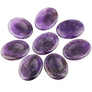 Grossiste Pierre de pouce en cristal naturel Pierre précieuse de quartz améthyste pour la guérison de la paume Pierre de pouce d'inquiétude - Product Image 1