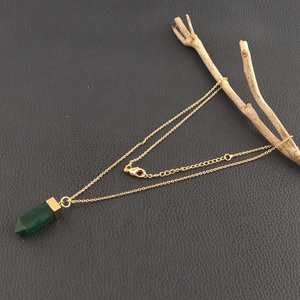 Collier pour femme tendance, émeraude naturelle facettée en forme de crayon, pendentif plaqué or, chaîne réglable, bijoux - Product Image 3