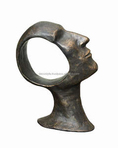 Petite sculpture à tête creuse - Product Image 1