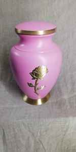 Avión verde Brassworld India Urna de cremación Línea negra Acentuado Suministros funerarios - Product Image 3