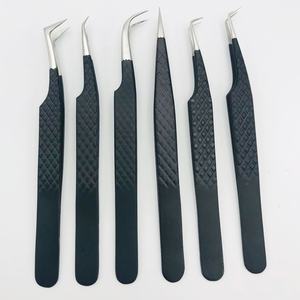 Pinzas de extensión de pestañas sostenibles personalizadas de calidad profesional de acero inoxidable con tipo de punta puntiaguda recubierta de polvo negro - Product Image 1