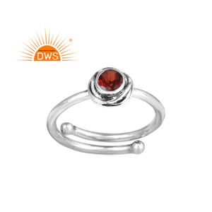 แหวนเงินแท้ชุบออกซิไดซ์ประดับพลอยโกเมนธรรมชาติแบบซ้อนได้ รุ่นขายดีประจำปี 2026 สำหรับผู้หญิง จากผู้ผลิตเครื่องประดับ - Product Image 1