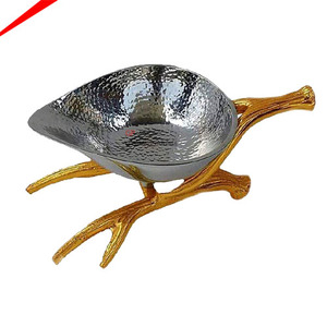 Bol de service en métal en forme de feuille, best-seller, avec support élégant pour la décoration de la table et le service de salades à la maison - Product Image 1