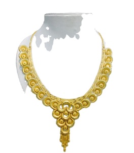 Joyería Vintage chapada en oro de 18 quilates de moda del fabricante indio para mujer, incluye dijes, pulseras, cadena, circón, exportado a granel - Product Image 1