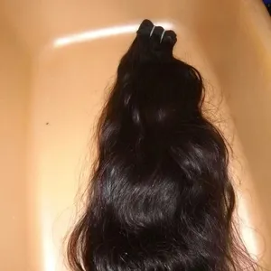 人头马头发延伸。角质层对齐来自印度的人类头发编织。人类头发