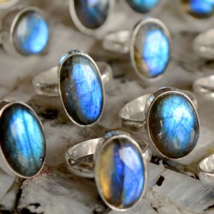 Bague en pierres précieuses de Labradorite faite à la main en céramique Style de fiançailles sain technologie d'incrustation mignonne montres de mariage en perles en vrac - Product Image 3