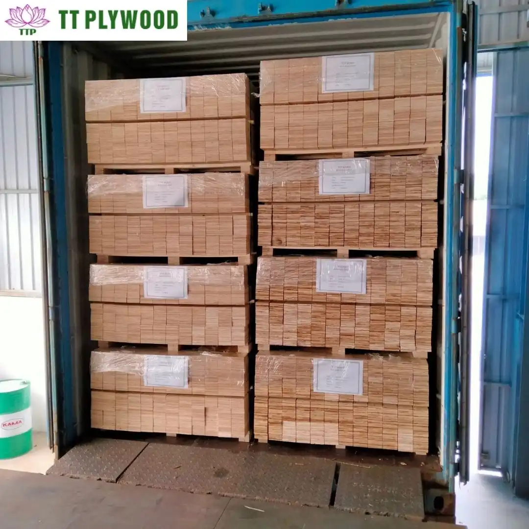 High Quality LVL Lumbe LVL plywood above subfloor lvl above garage door Good quality white pine lumber wood timber in Viet Nam