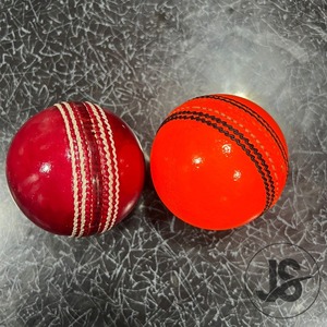 Ballon de cricket en cuir véritable de haute qualité, qualité standard internationale, couleur et design personnalisables, marque JAWAS SPORTS - Product Image 6