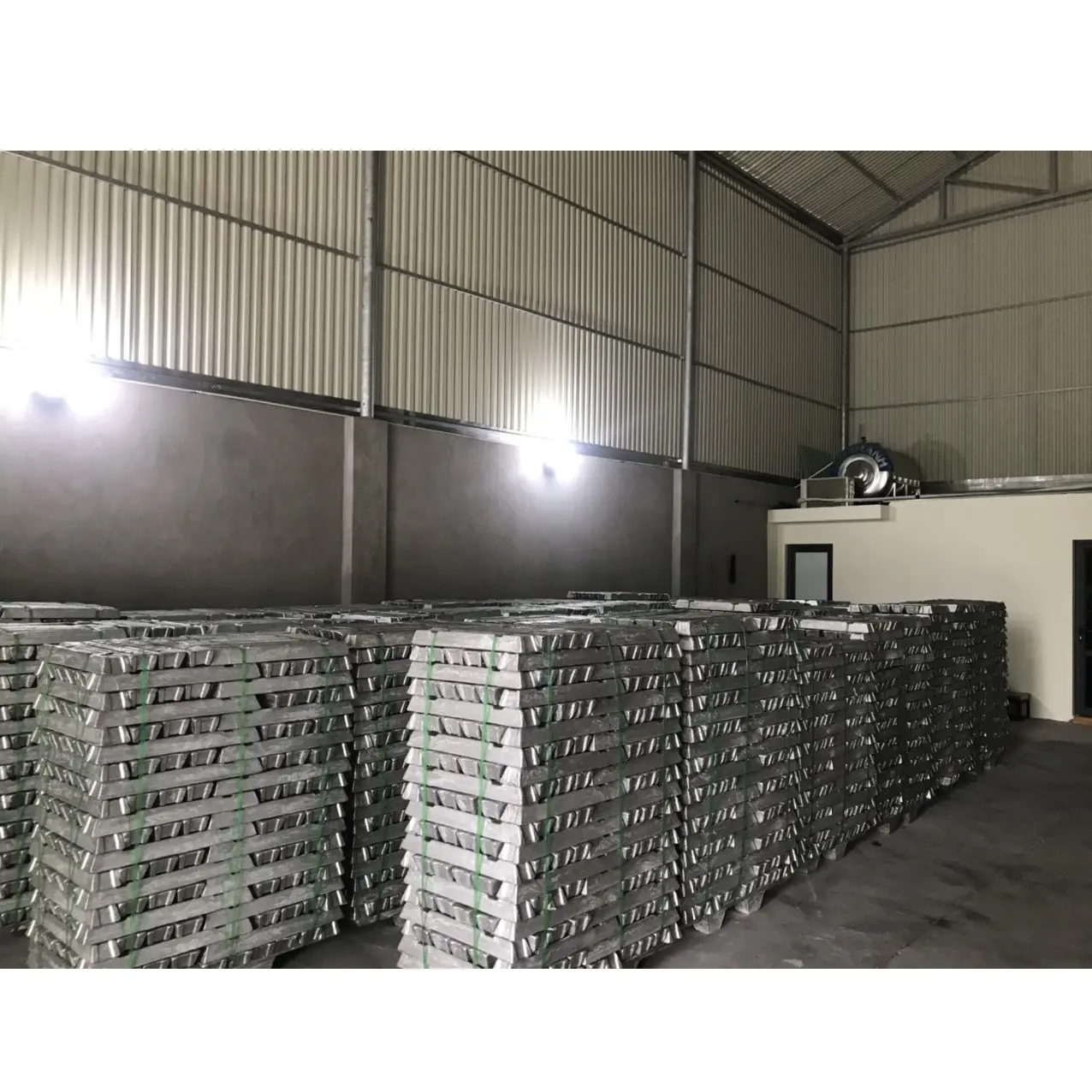 Batang Logam Aluminium ADC12 Yang Memproduksi Suku Cadang Logam Campuran Aluminium dan Aksesori dari Vietnam