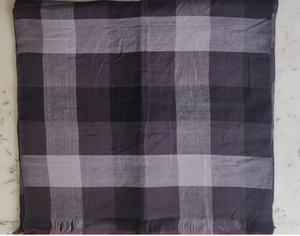 Écharpe en viscose Check Design pour la saison d'automne - Product Image 3